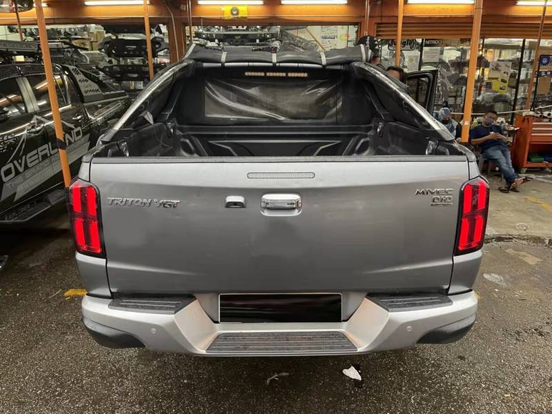 Βλησαρούλης Car Center - Πισινά Φανάρια Set Για Mitsubishi L200 2015-2019 Led Bar  Black