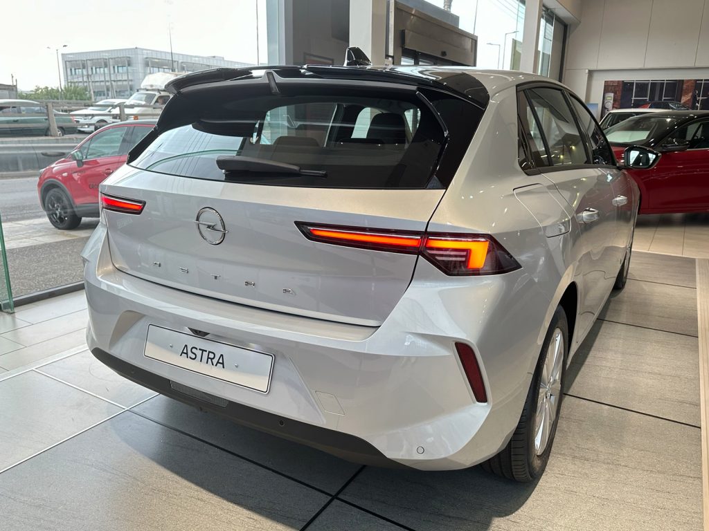 Βλησαρούλης Car Center - Αεροτομή Οροφής Opel Astra L (2021-) motordromedesign