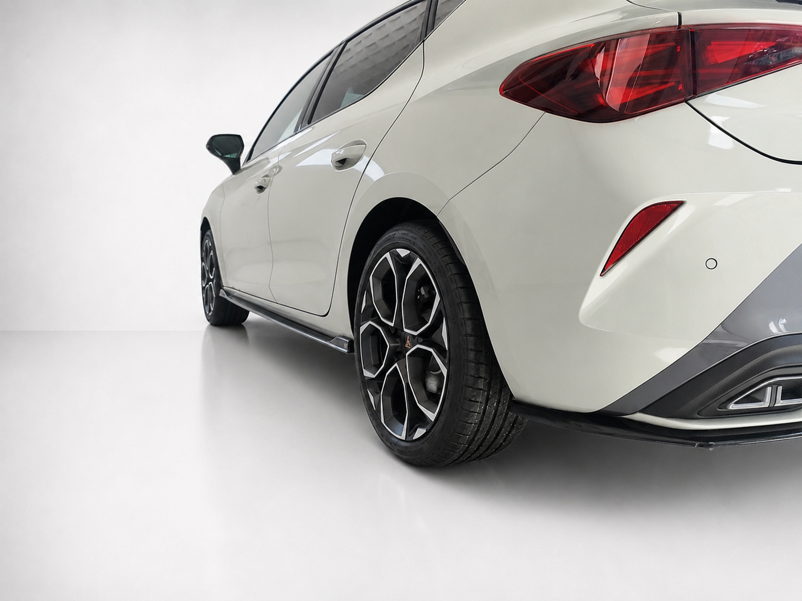 Βλησαρούλης Car Center - Motordrome - Επιπρόσθετα Μαρσπιέ V.2 για Seat Leon Mk4 FR / Cupra Leon Mk1 - 1 Σετ. (K220-002)